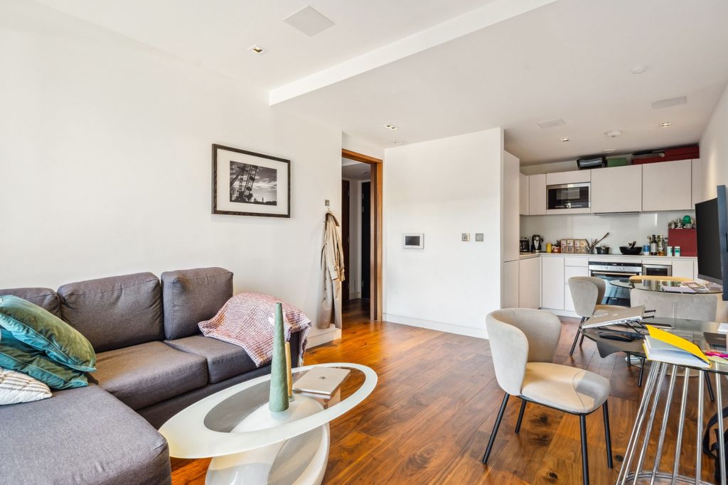 Property photo 2 of 7 4308401