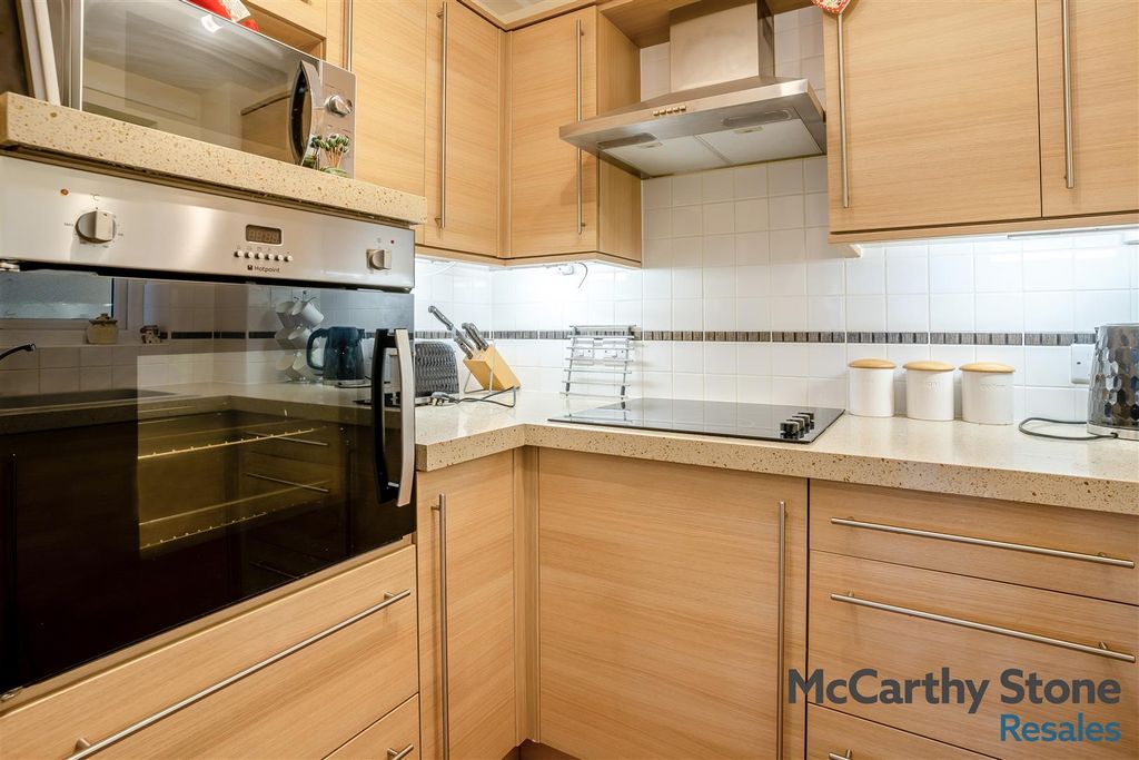 Additional image 4 of 1 bed flat for saleMiddleton Court, Picton Avenue, Porthcawl CF36