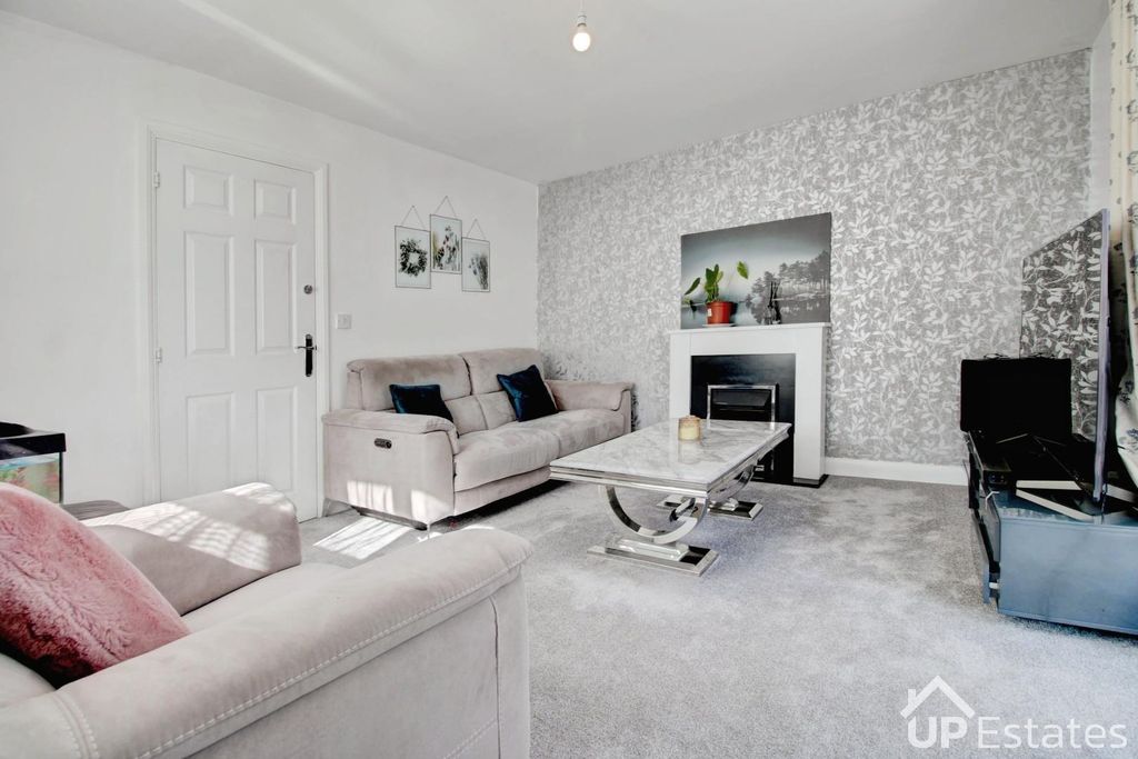 Property photo 3 of 24