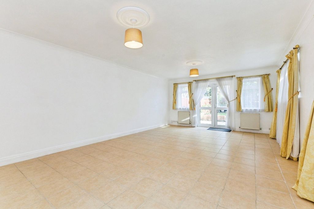 Property photo 3 of 19 Pbox-Img.Jpg