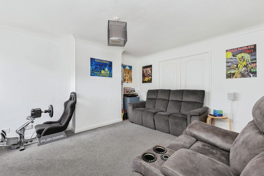 Property photo 3 of 18 Pbox-Img.Jpg