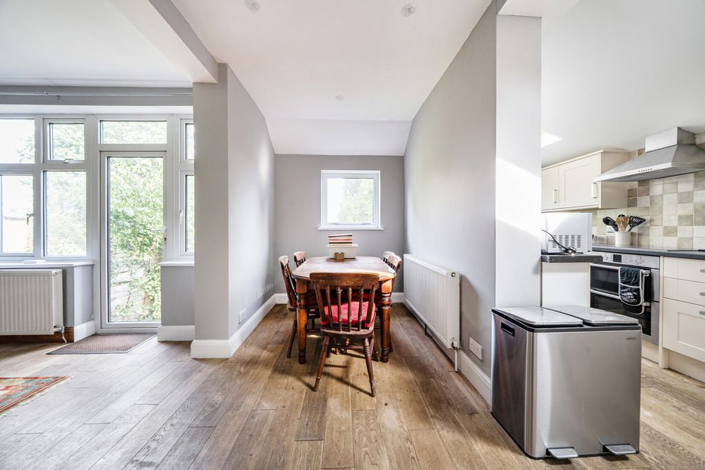 Property photo 3 of 17 Dining