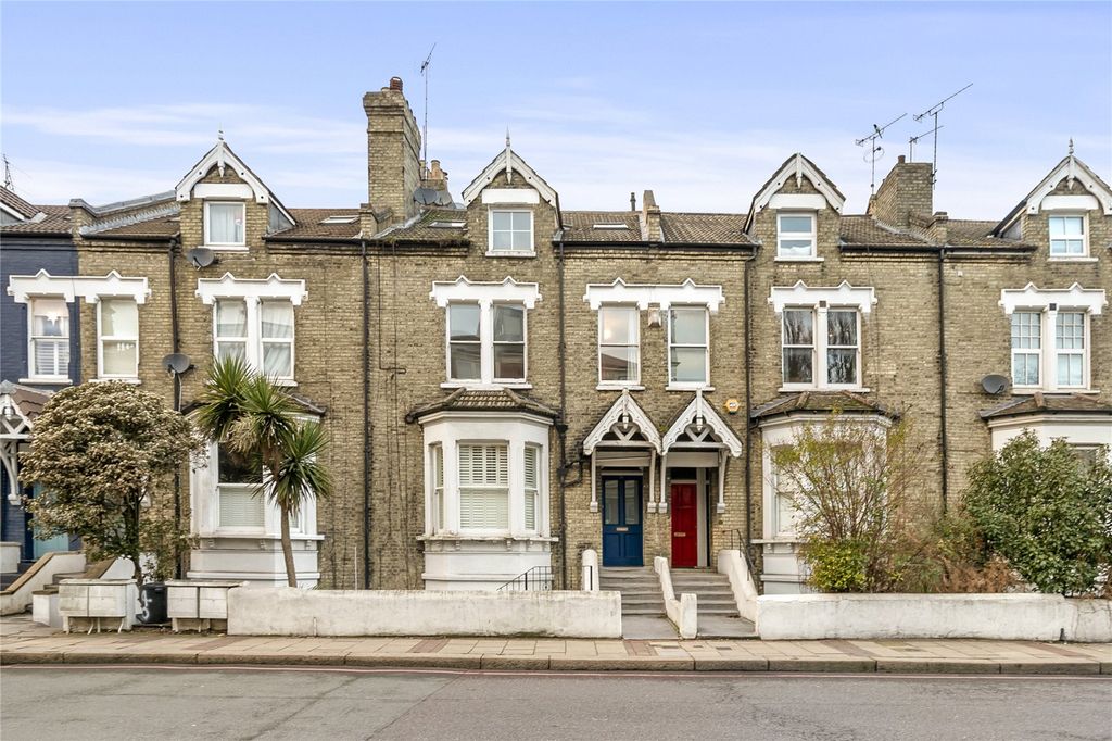 Property photo 3 of 12 External