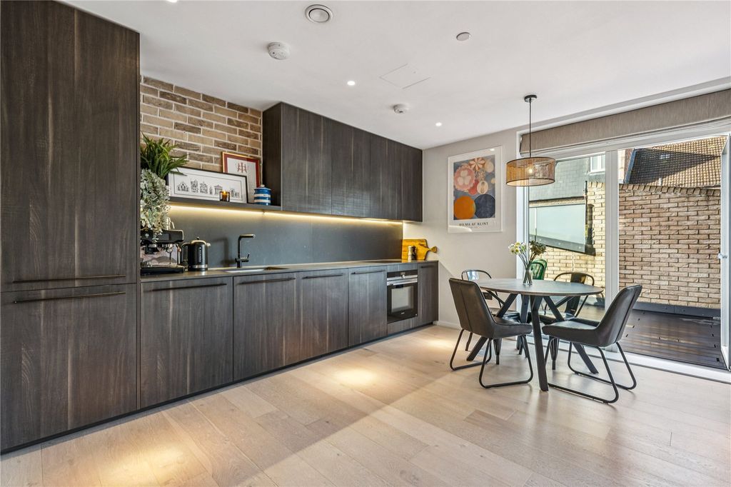 Property photo 1 of 6 Picture No. 08