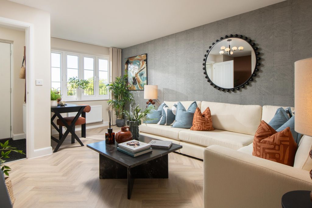 Property photo 3 of 7 Maidstone Lounge - Castle Reach