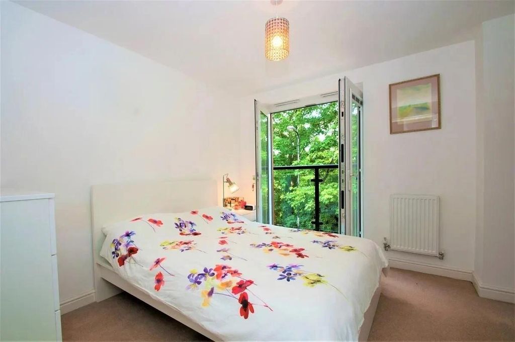 Property photo 3 of 13 Bedroom.Jpg