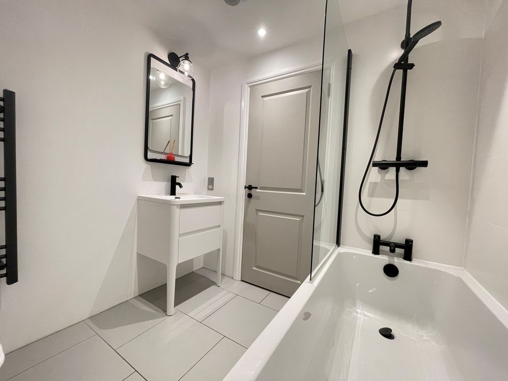 Additional image 11 of 3 bed flat for sale7 Churchill House, Park Heights, St Helier JE2