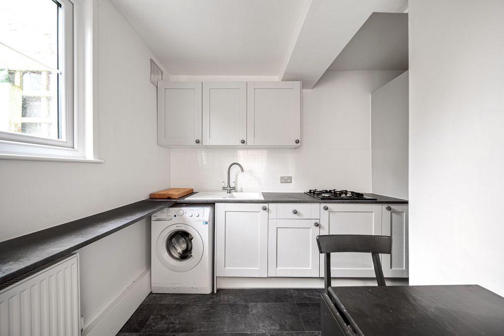 Property photo 3 of 12 4548693