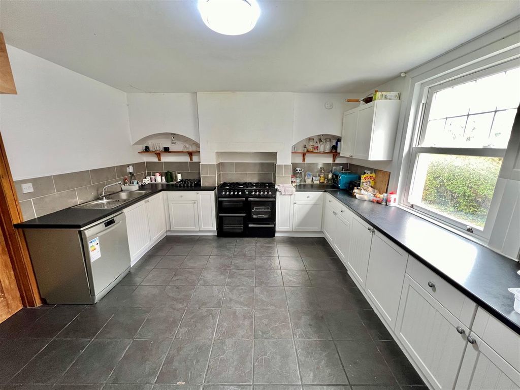 Property photo 2 of 17 Kitchen