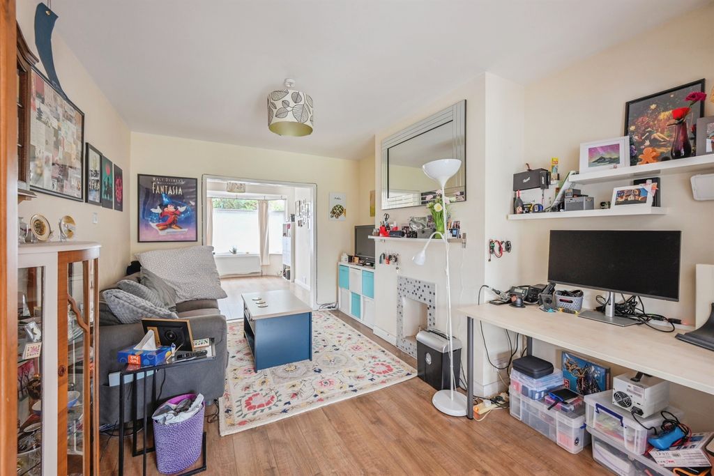 Property photo 3 of 17