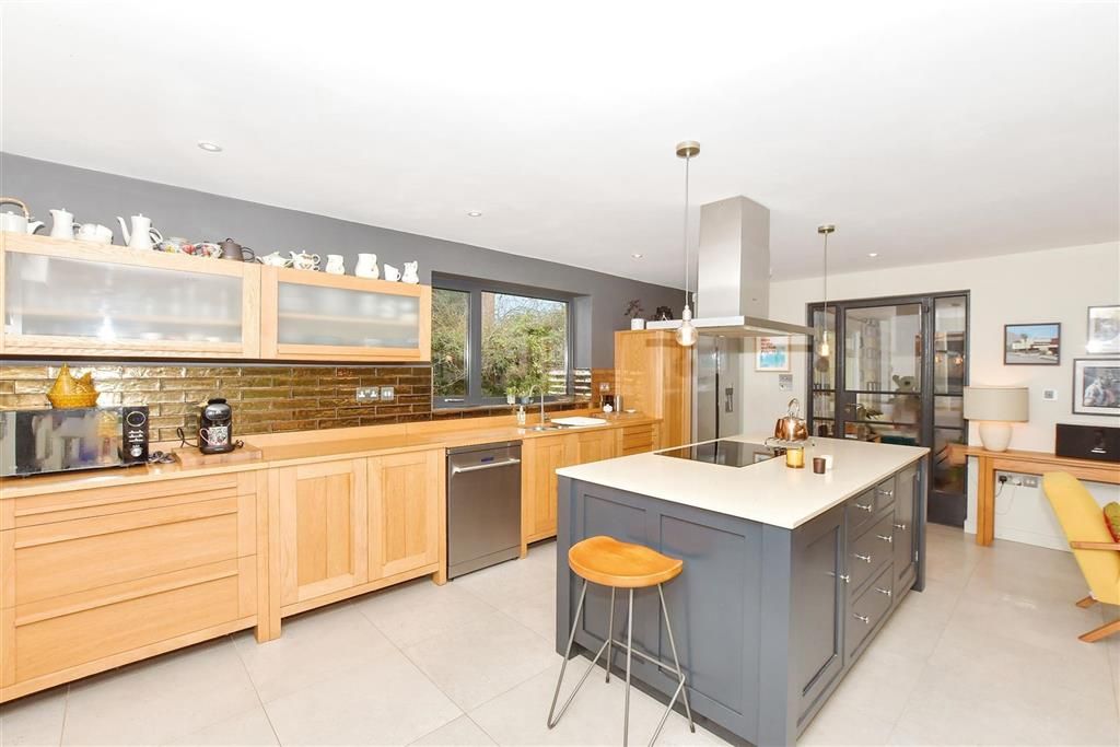 Property photo 1 of 13 Kitchen/Living Room