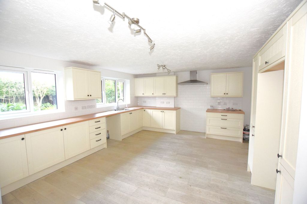 Property photo 2 of 21 Kirchen