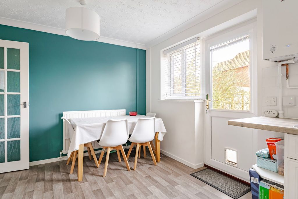 Property photo 3 of 16