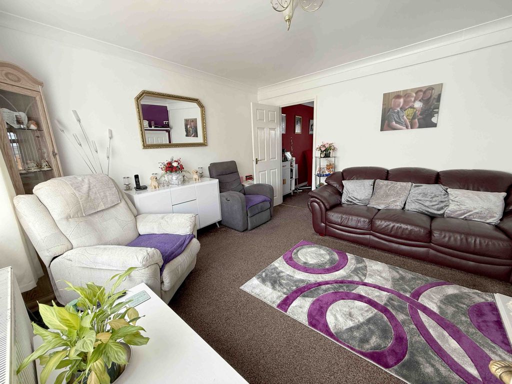 Property photo 2 of 11 Gallery