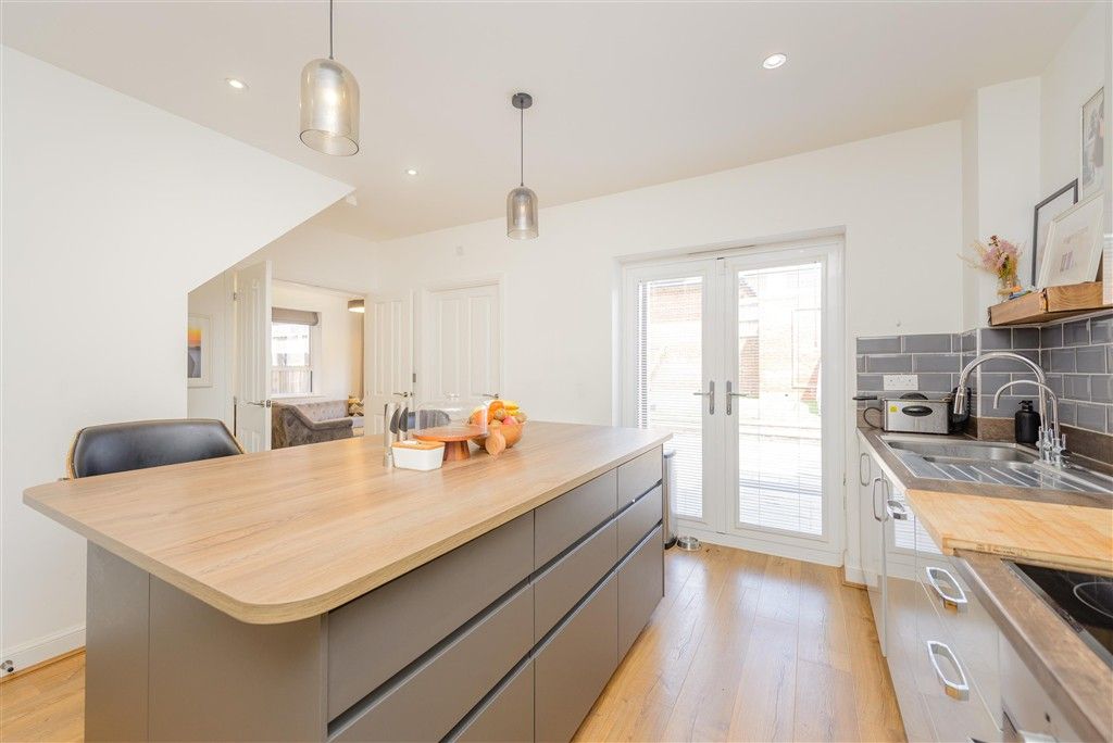 Property photo 3 of 14 Kitchen