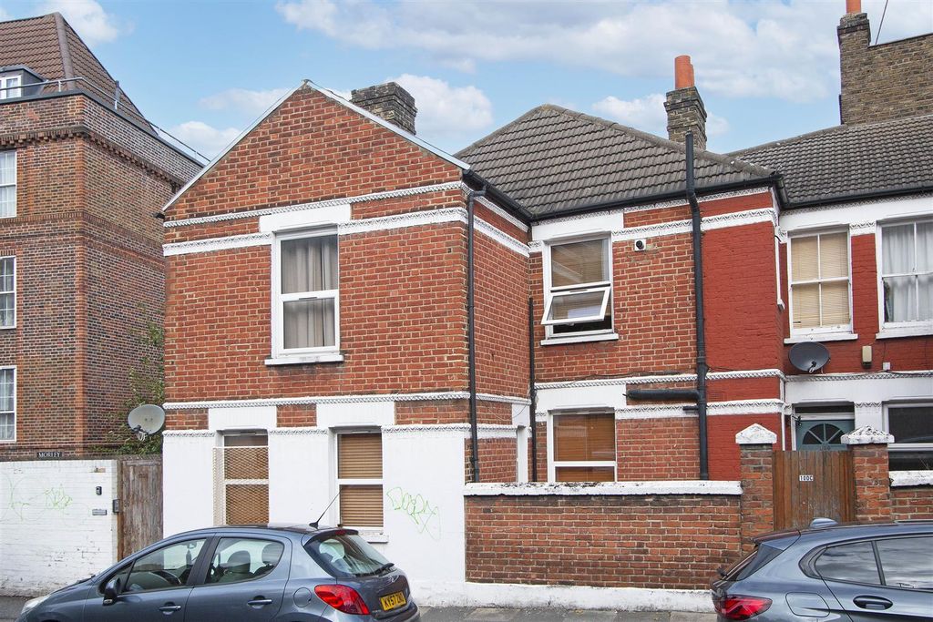 Property photo 2 of 8 100B Kingswood Road Sw2 External.Jpg