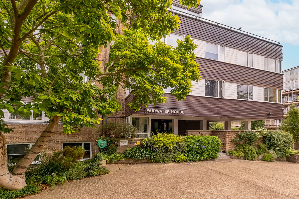 Property photo 1 of 11