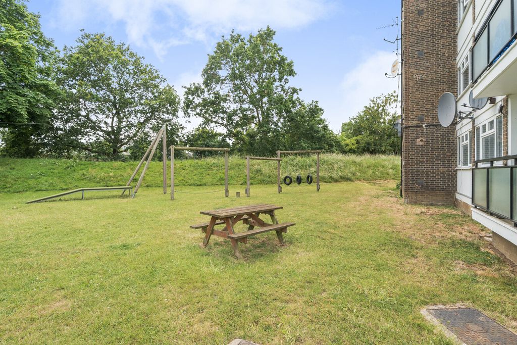 Property photo 3 of 9 1470046-16-6A22F0...