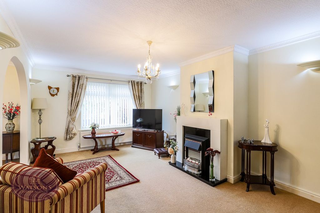 Property photo 2 of 32
