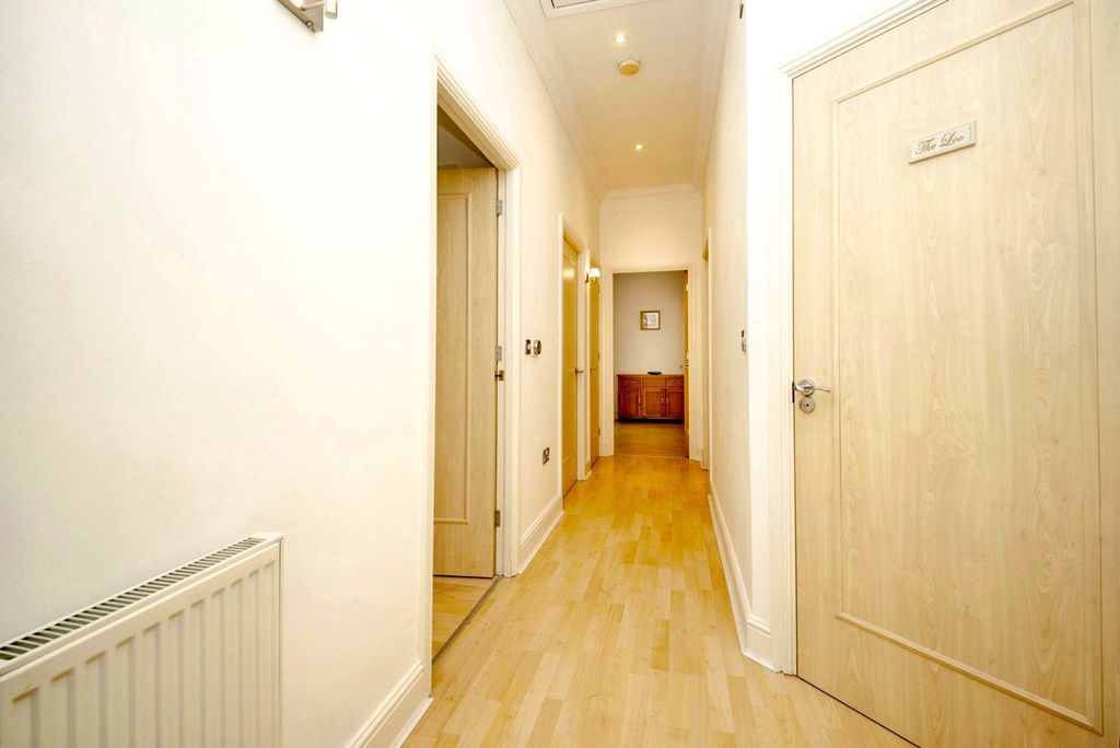 Property photo 2 of 19 Hallway