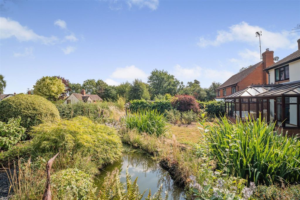 Property photo 3 of 33