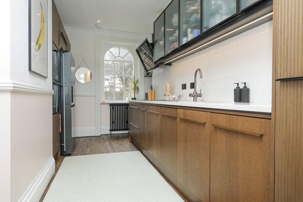 Property photo 3 of 25 Picture 3