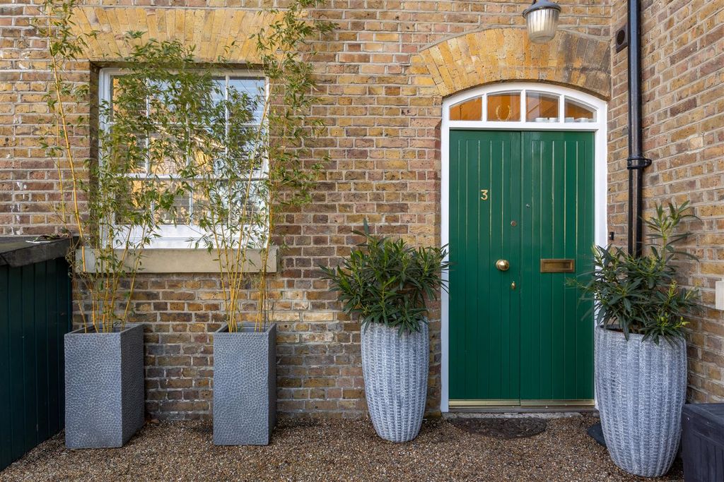 Property photo 1 of 23 Front