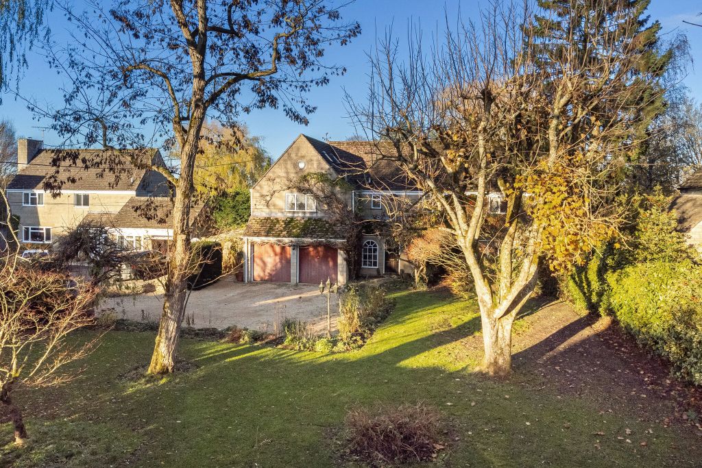 Property photo 2 of 11