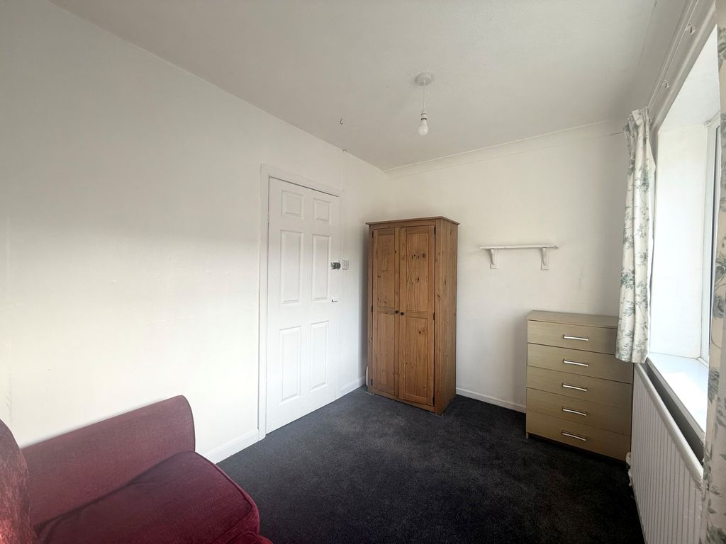 Property photo 3 of 10 Living Room