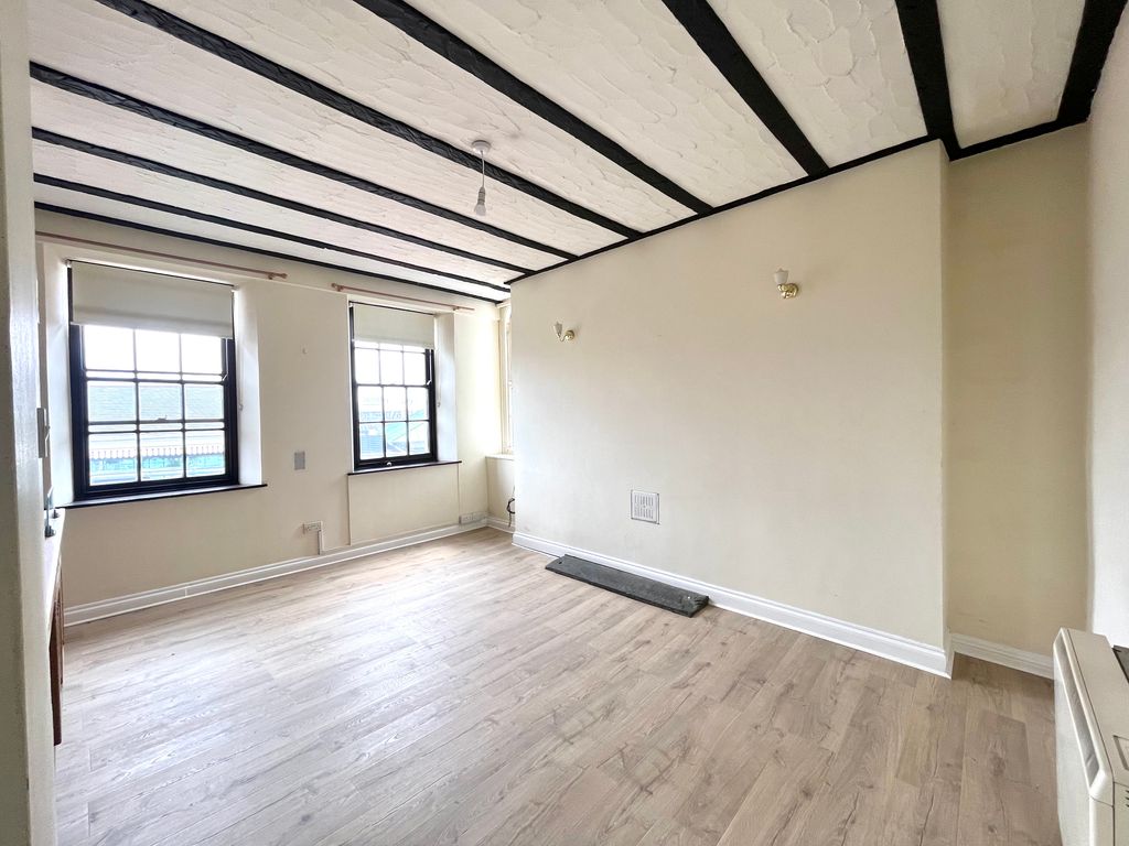 Property photo 3 of 9 Living Room