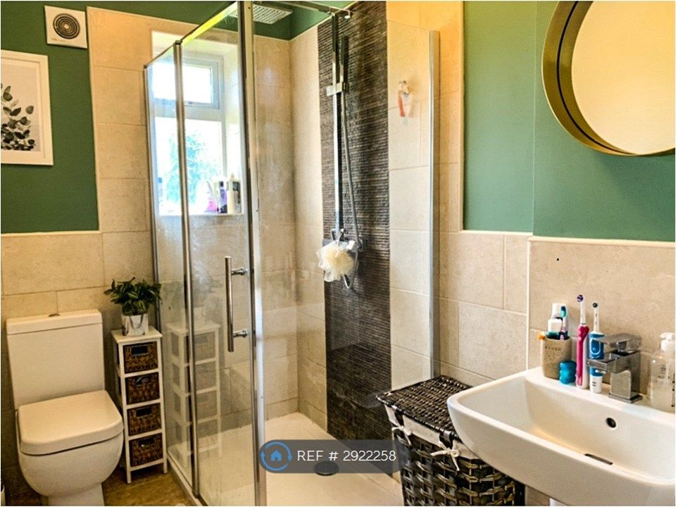 Property photo 3 of 7 Bathroom