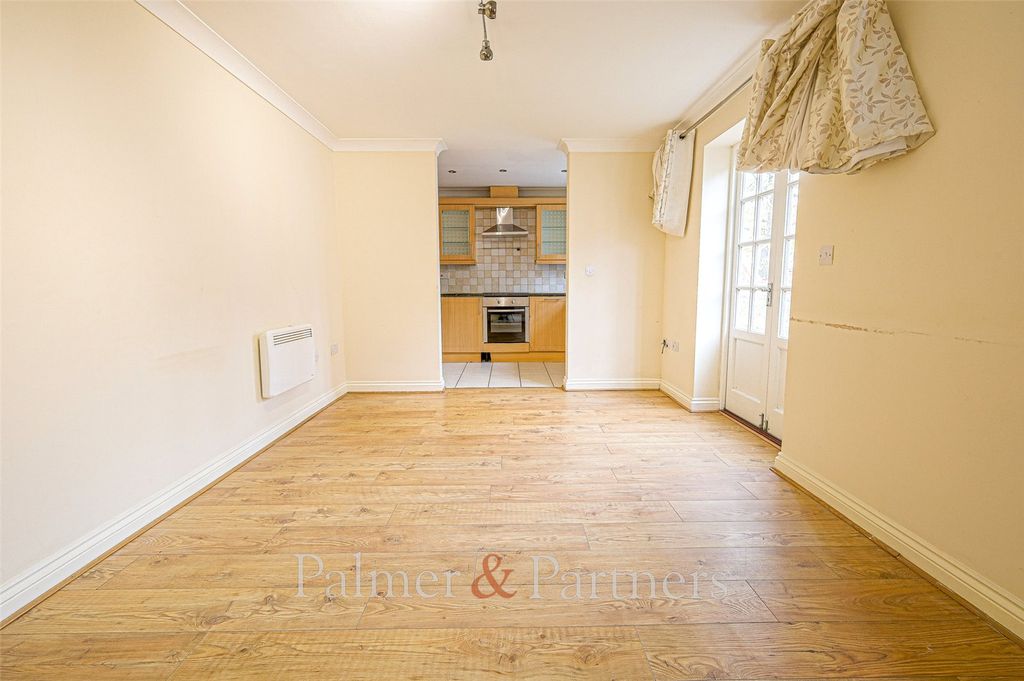 Property photo 2 of 8 Reception Room