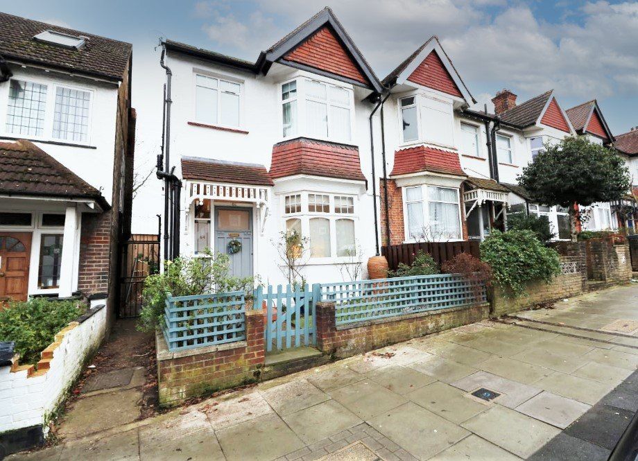 Property photo 1 of 14 Four Bed End Of Terrace With A Modern Kosher Kitchen