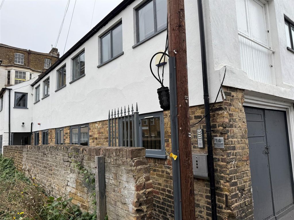 Property photo 1 of 11 14 Ecr 1.Jpg