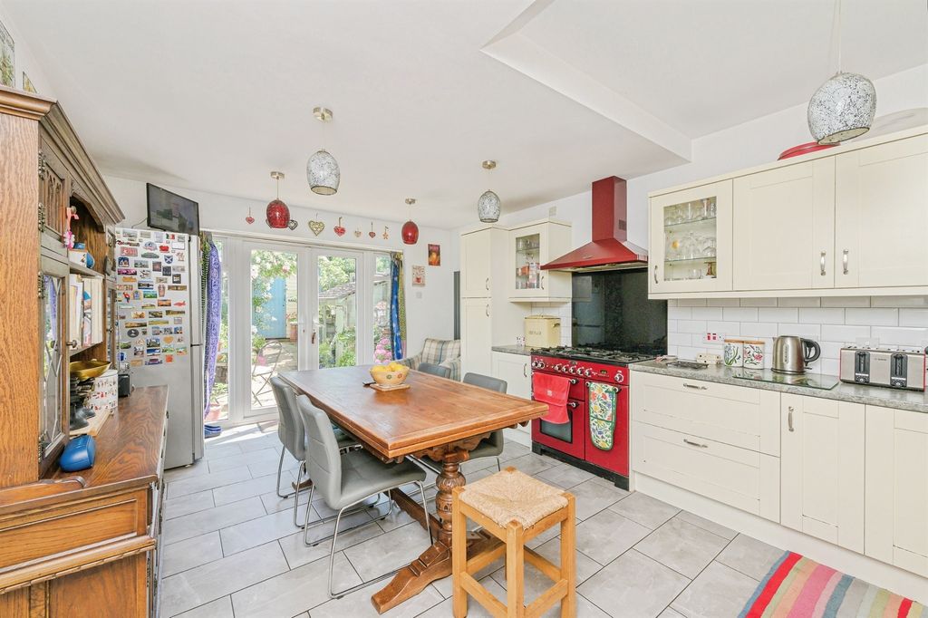 Property photo 3 of 16
