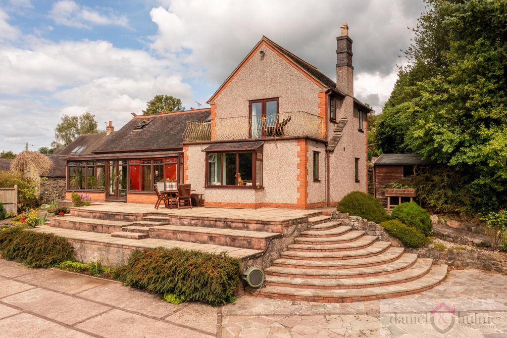 Property photo 1 of 38 Photo 8