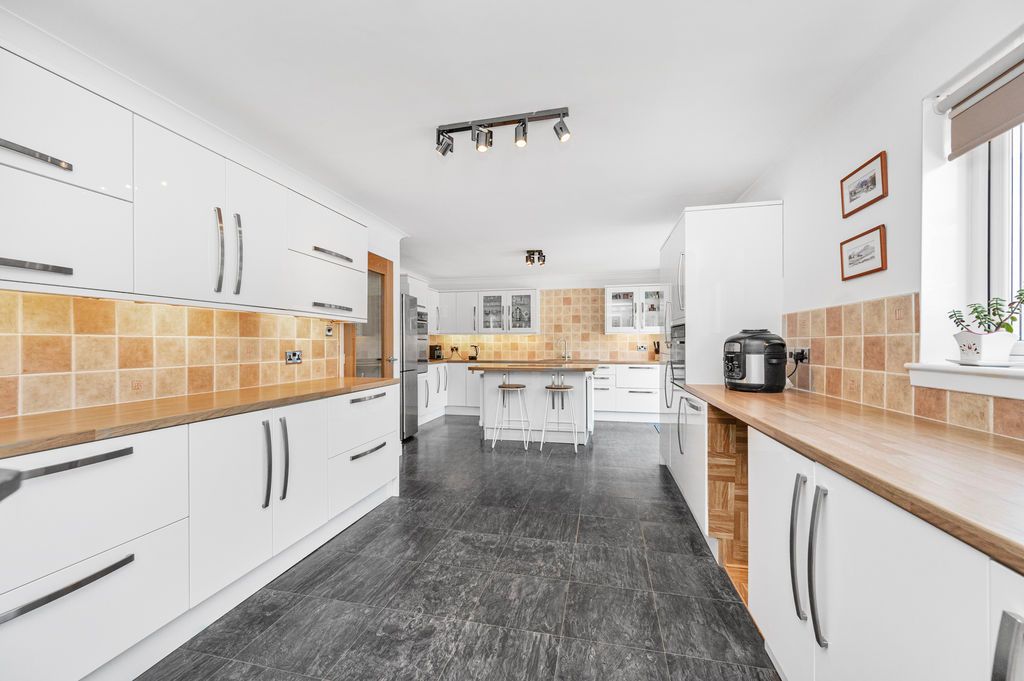 Property photo 2 of 51 Dining Kitchen