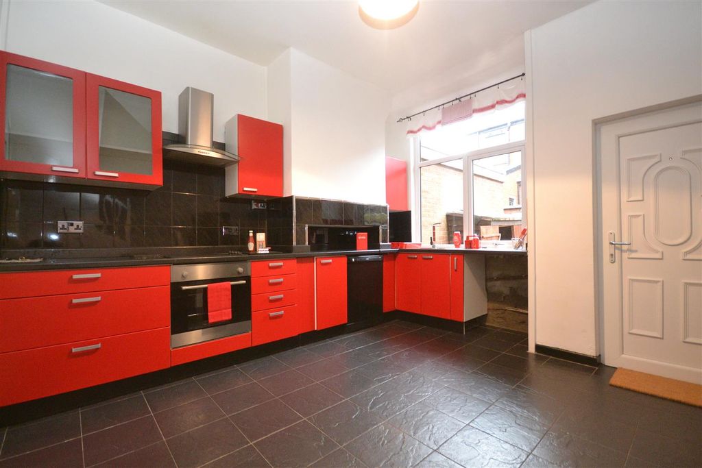 Property photo 3 of 8 Kitchen/Diner