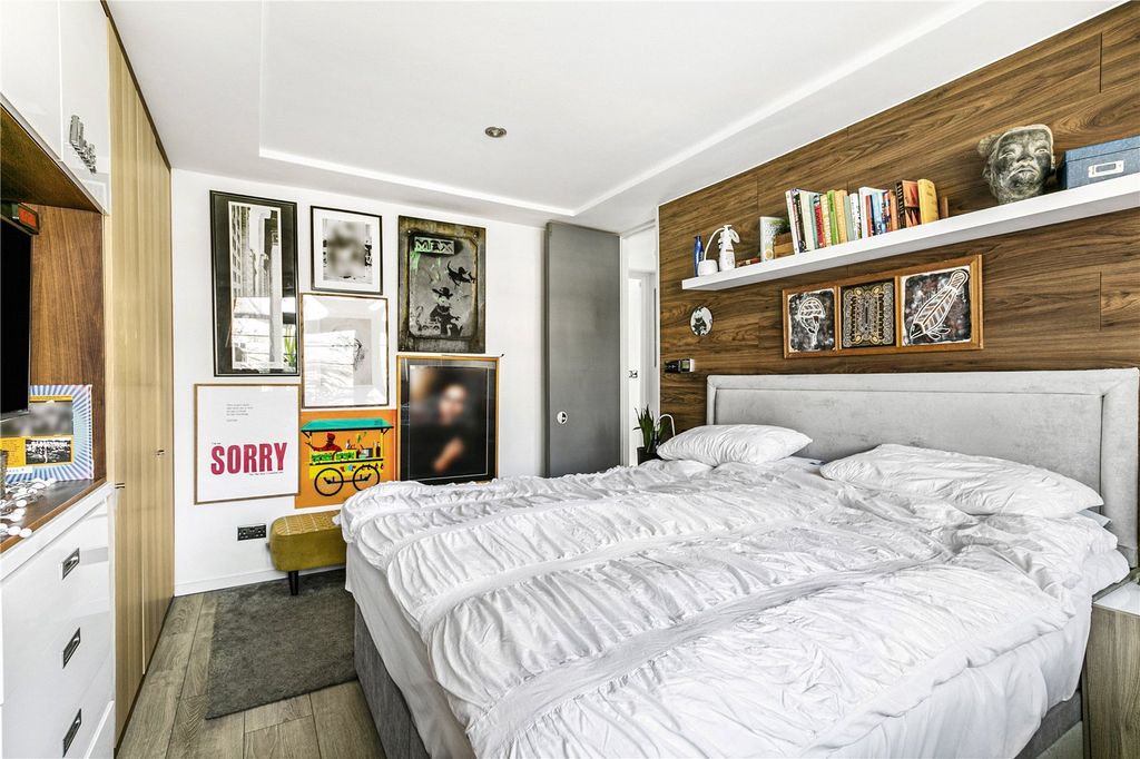 Property photo 3 of 19 Bedroom