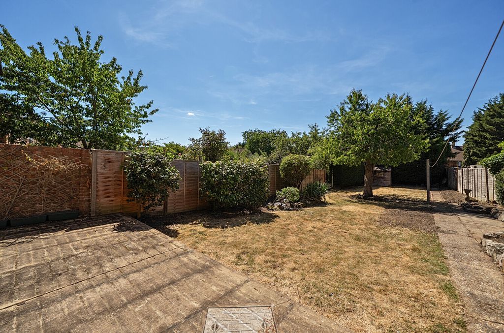 Property photo 2 of 22 Garden