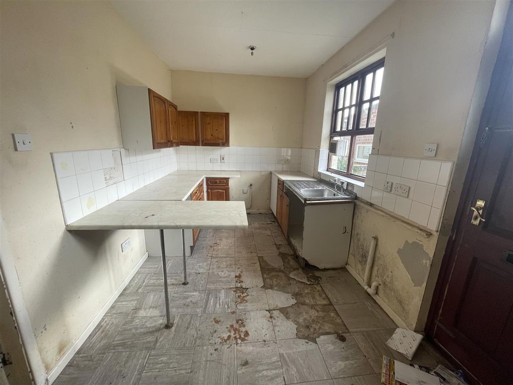 Property photo 3 of 9 3 York 5.Jpeg