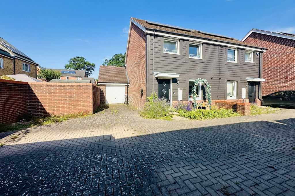 Property photo 1 of 10 Picture No. 11