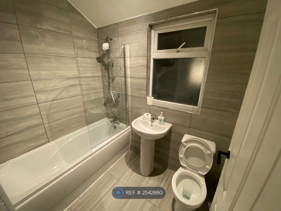 Property photo 3 of 34
