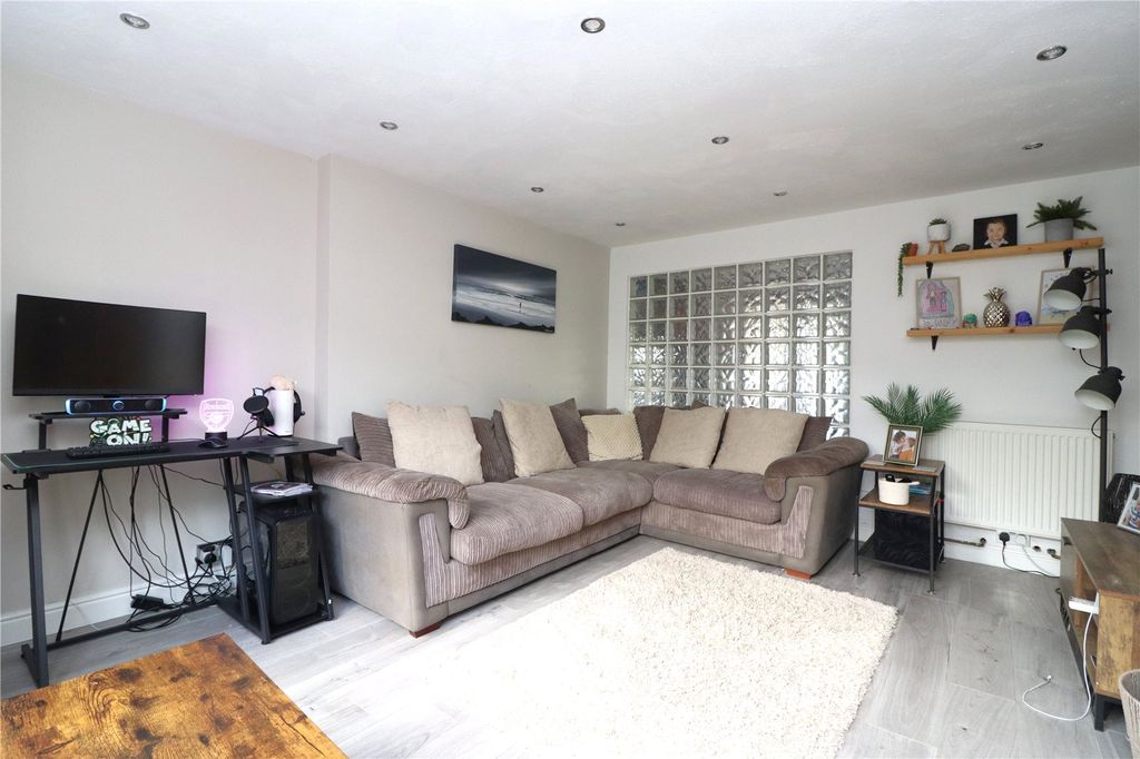 Property photo 2 of 16 Picture No. 13