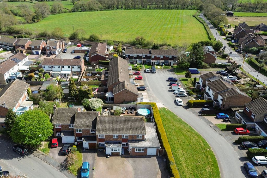 Property photo 2 of 26