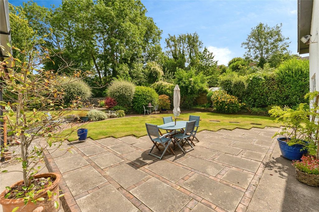 Property photo 2 of 30 Picture No. 28
