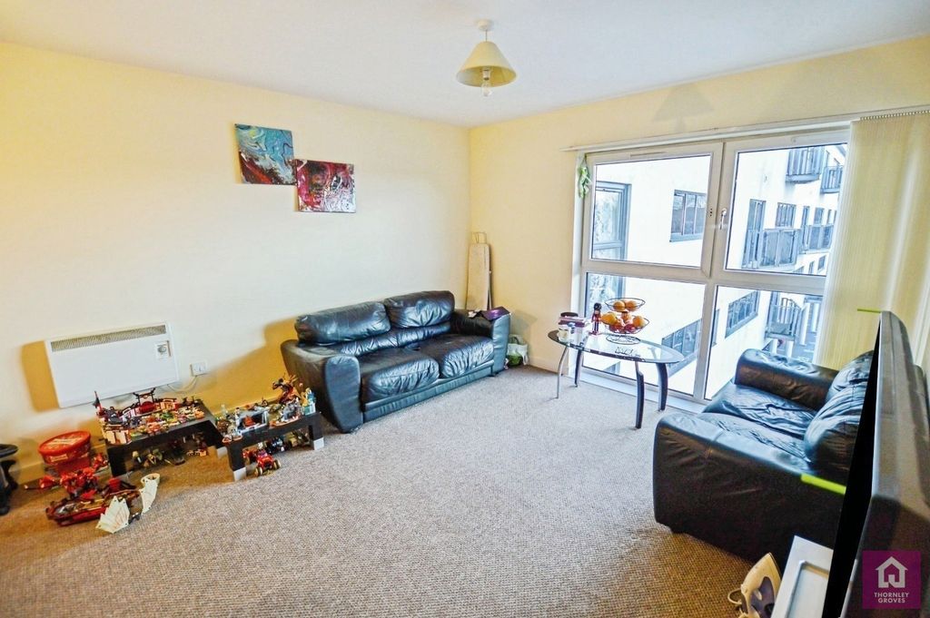 Property photo 3 of 9 Pbox-Img.Jpg