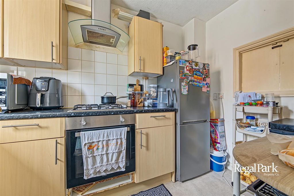 Property photo 2 of 18 Kitchen