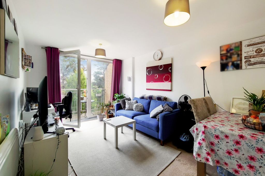 Property photo 2 of 9