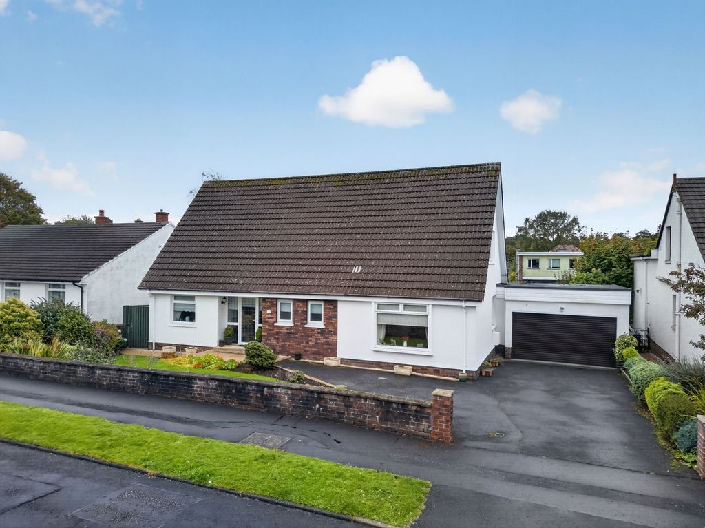 Property photo 1 of 32